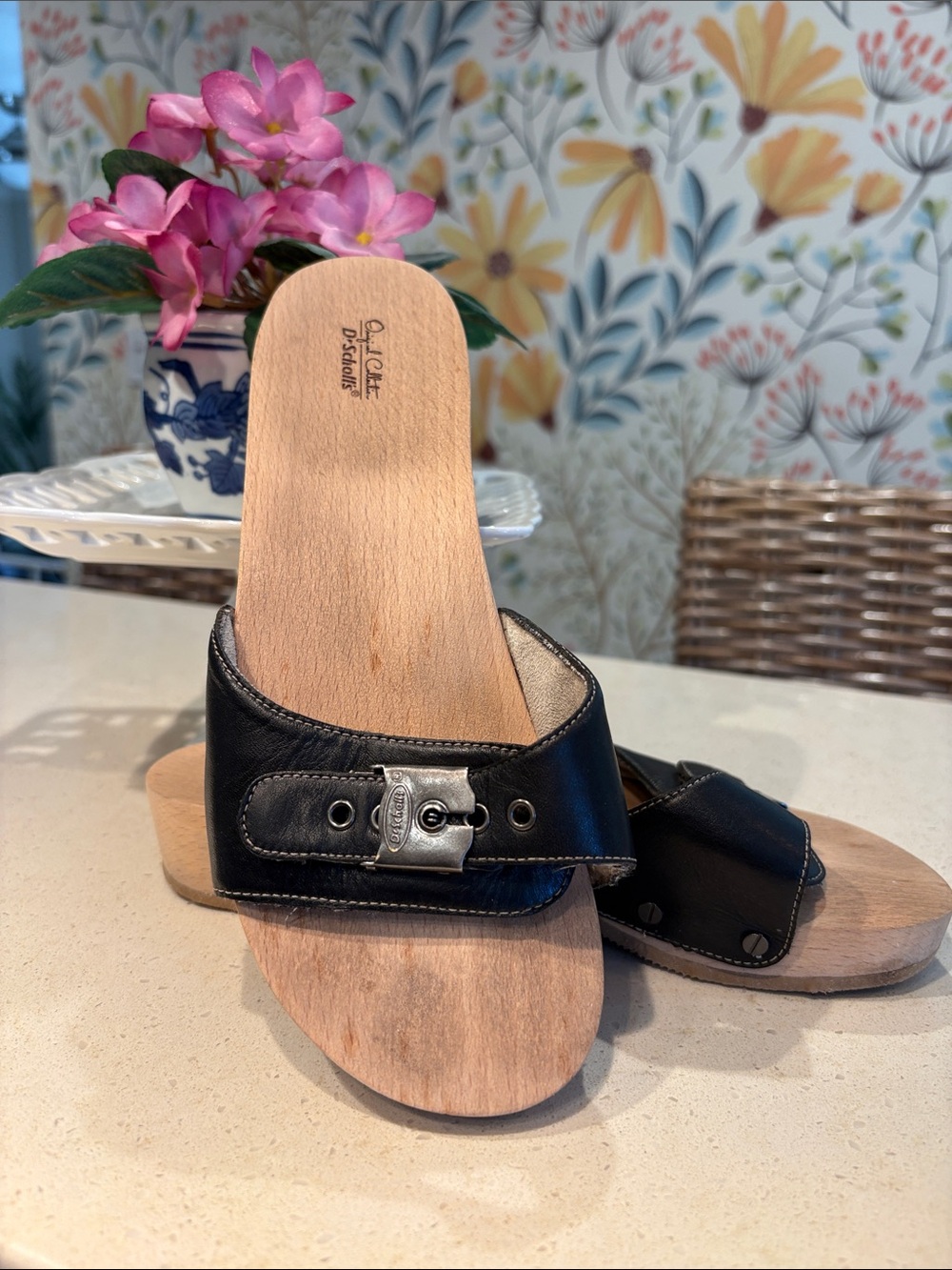 Dr. Scholl’s Black Leather Buckle Clog Mules - Size 7